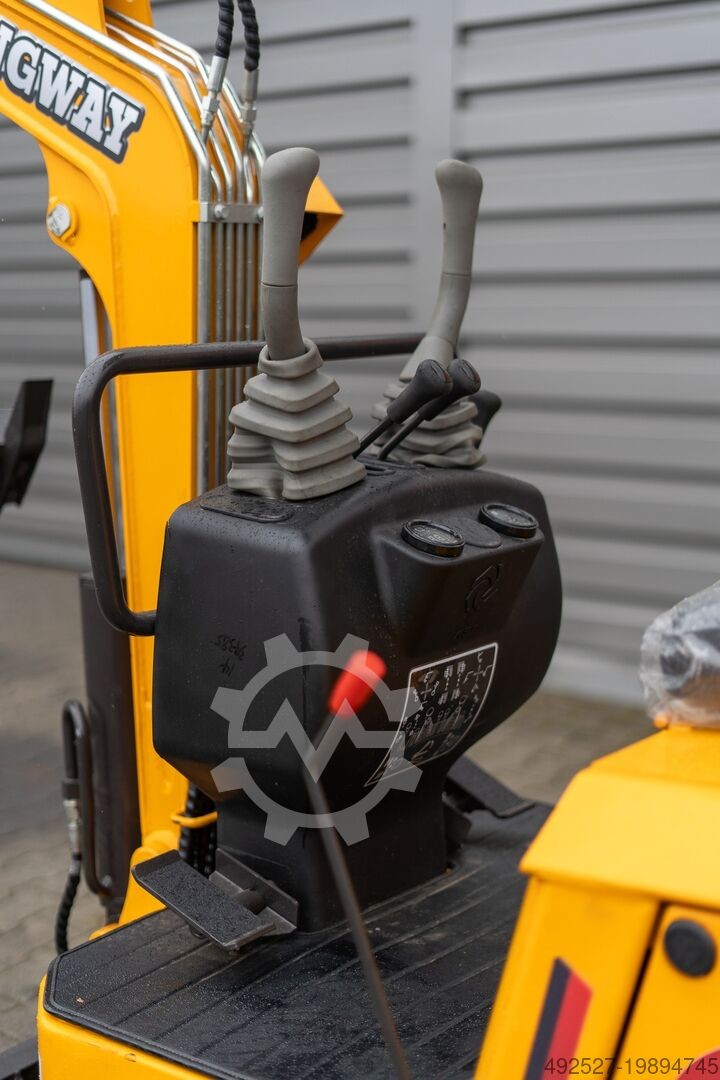 Commandes hydrauliques et leviers de la mini-pelle Ma boutique Kingway Joker R5 avec structure en acier jaune